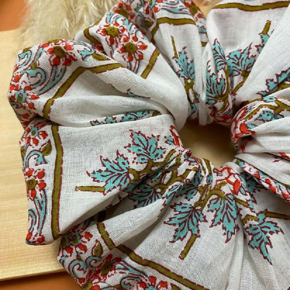 WHITE BLOCK PRINT BOHO GIANT SCRUNCHIE