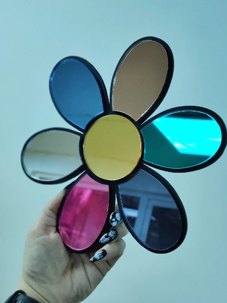 Flower power mirror. Alternative decor. Cute. Kawaii. 90s nostalgia. Retro.