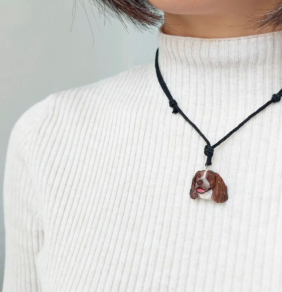 springer spaniel liver white pendant wearing
