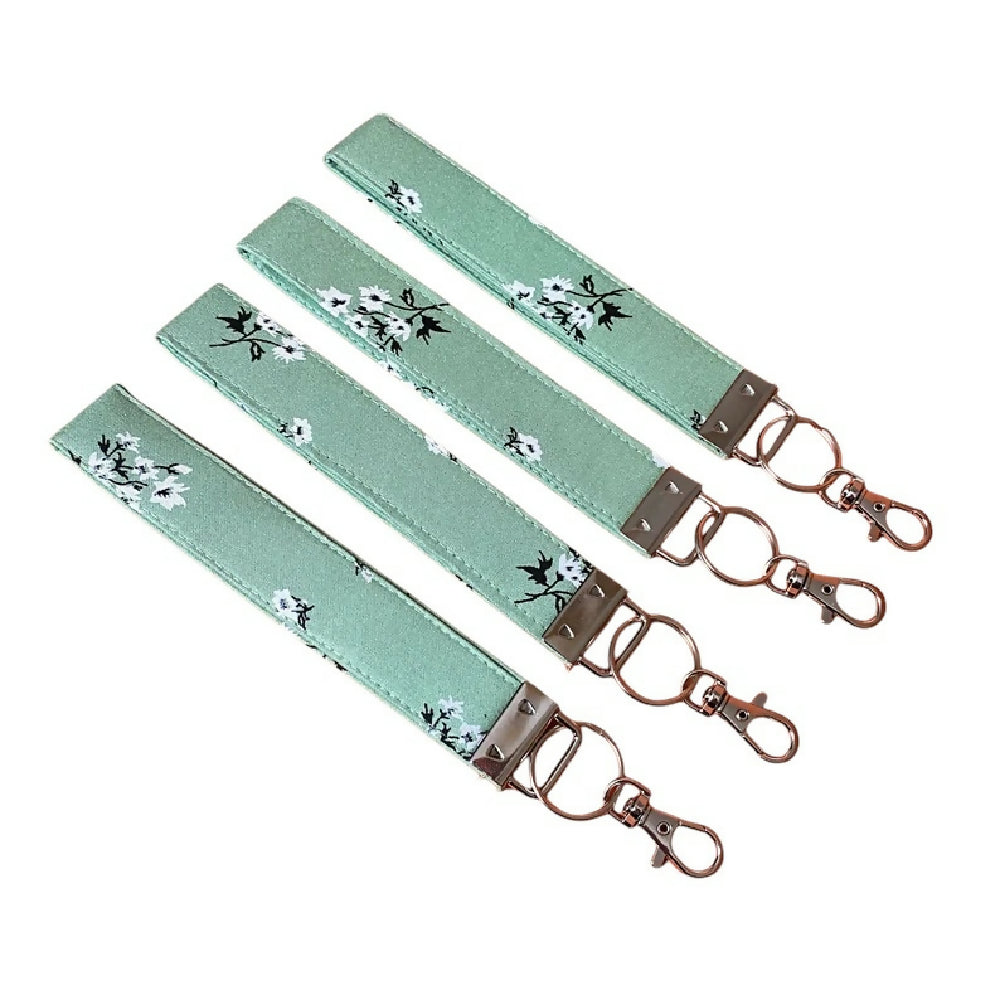 GREEN FLORAL LONG KEYCHAIN WRISTLET