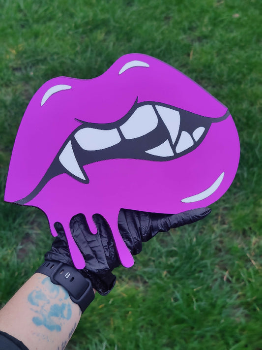 Vampire lips mirror. Alternative decor. Cute. Kawaii. 90s nostalgia. Retro. Gothic decor