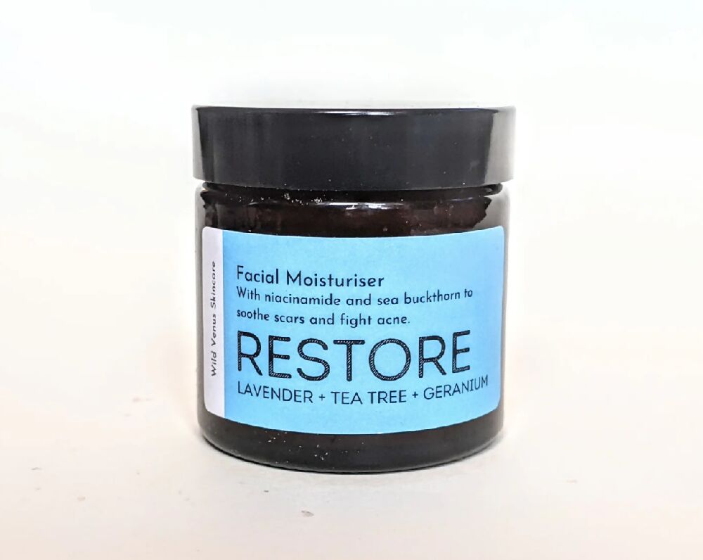 Glow Moisturiser / Hyaluronic Acid & Vitamin C / Orange & Sandalwood