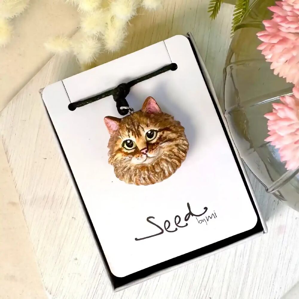 Siberian Pendant necklace | Brown Tabby